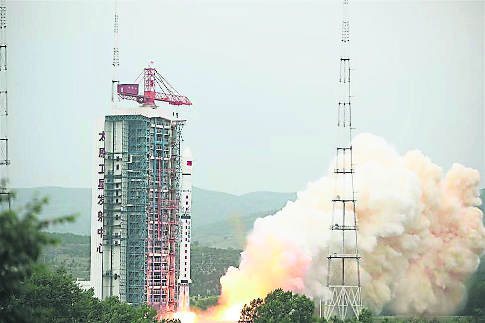 展开国土资源调查工作 中国资源三号卫星升空